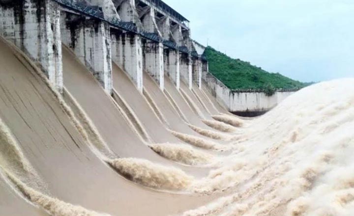 ফারাক্কার ১০৯ গেট খুলে দিয়েছে ভারত